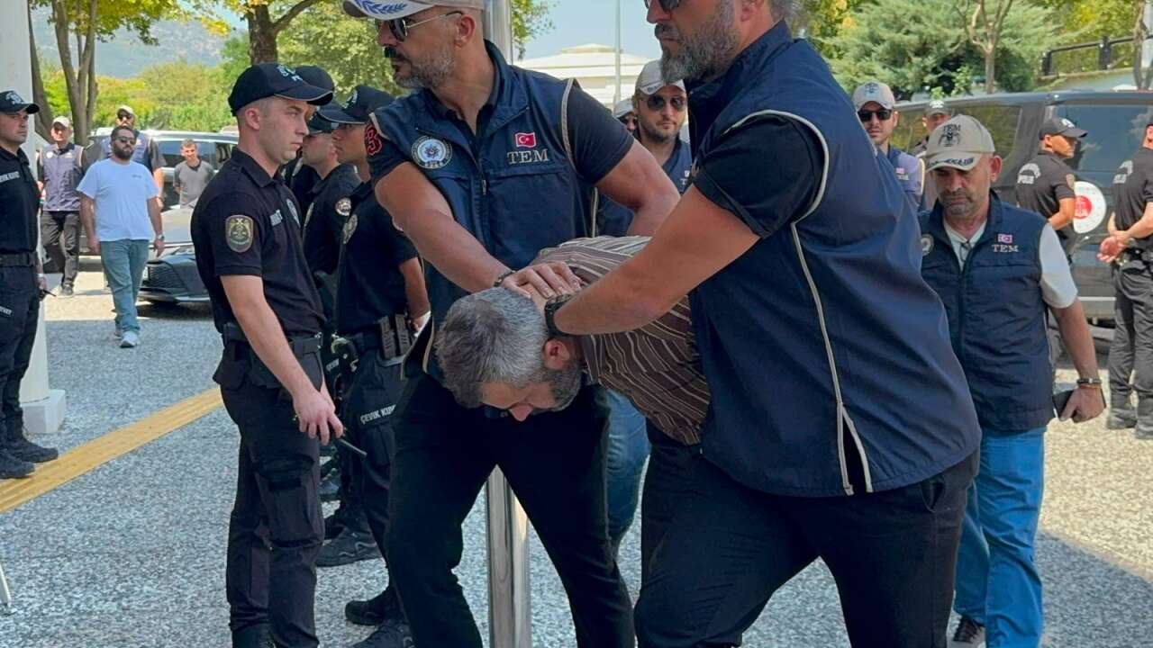Muğla’da Karatepe Kardeşlerin Gizli Yazışmaları, Ekipleri Hayrete Düşürdü 4